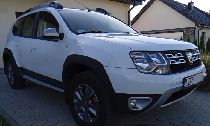 Dacia Duster cena 39000 przebieg: 124000, rok produkcji 2015 z Dzierżoniów małe 326